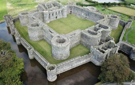 The Ghosts of Beaumaris Castle | Haunted Rooms®