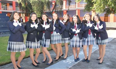 Estandarizan Uniformes De 20 Colegios Municipales En Quito