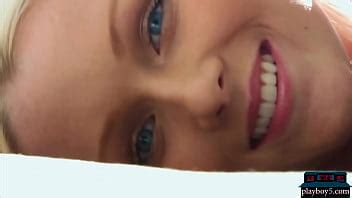 Playboy Compa Eras De Juegos Milf De Grandes Tetas Mostrando Sus Deliciosos Cuerpos En La