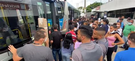 Linha Esmeralda Tem Nova Falha E Passageiros T M De Enfrentar