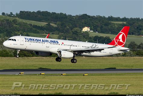 Tc Jtl Turkish Airlines Airbus A Wl Photo By Wolfgang Kaiser