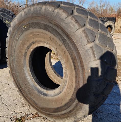 R Bridgestone Otr Tire E L Vmt Star Condition Usedtread