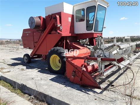 Used International Harvester 615 Combine Agdealer