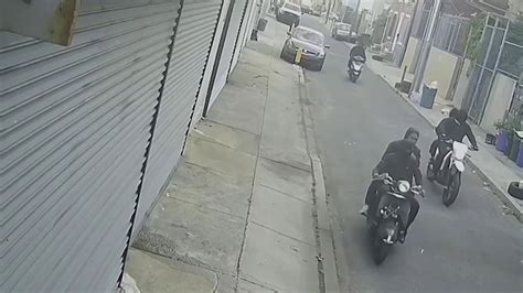 Motociclistas Abrieron Fuego Contra Dos Hombres Hispanos En Kensington