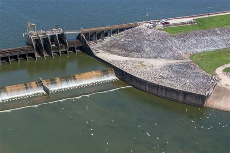 Last Minute Funding Breathes New Life Into Lake Houston Gates Project