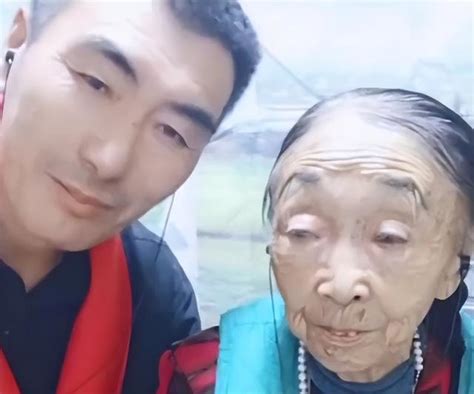 85歲馬玉琴懶理李玉成，獨坐床頭抹淚痛哭，李玉成淡定開播要禮物 每日頭條