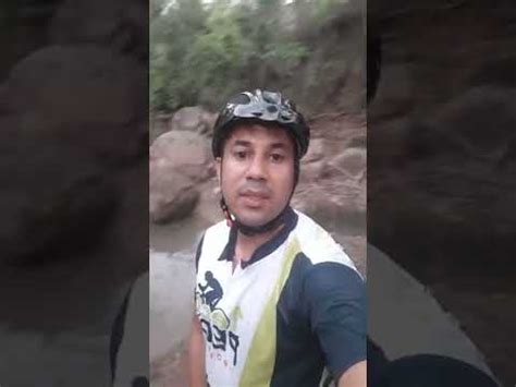 Em Busca Da Cachoeira Encontramos Um Ciclista Sua Bike Azul