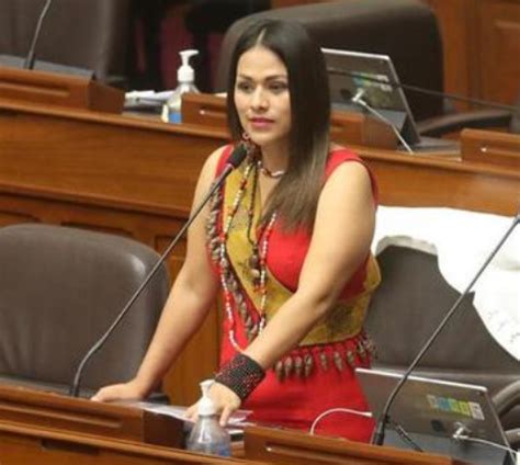 Quien es fue la milf mas guapa del poder politico Baneados Foros Perú
