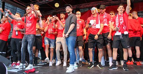 Club Statt Betze Mark Forster Spielt Samstag In Lautern Der Betze Brennt