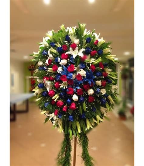 Floristería Zuniflor Ofrenda Redonda Con Los Colores De La Bandera