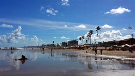 Salvador Praia De Patamares E O Boteco Do Caranguejo