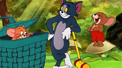 The Tom And Jerry Show Tom Jumps Into A Mirror Kids Youtube