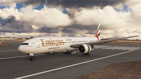 Dangerous Landing Boeing Emirates At Hamad International Airport