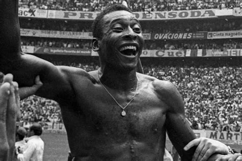 Mengenang Pele Sang Legenda Abadi Bertanding Tanpa Sepatu Klik