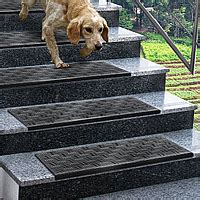 Резиновые накладки на ступени. Уличные покрытия. Купить в Москве.