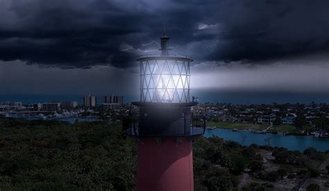 The Last Jupiter Inlet Lighthouse Manual Operation