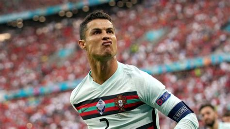 VidÉo Les Dix Plus Beaux Buts De Cristiano Ronaldo Avec Le Portugal