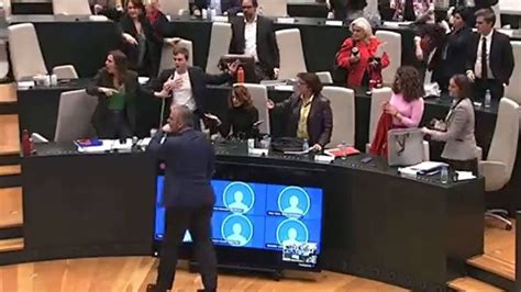 Ortega Smith Arroja Una Botella A Un Edil De M S Madrid Y Almeida Pide