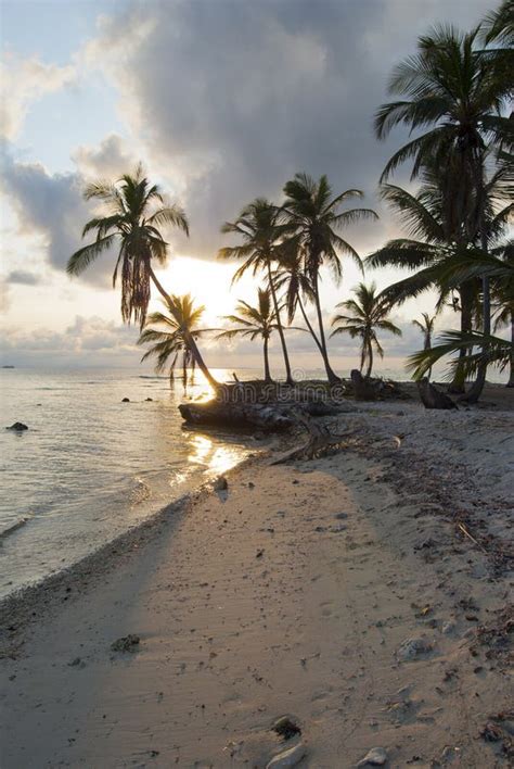 Islas Del Para So En Guna Yala Kuna Yala San Blas Panam Puesta Del