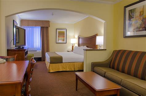 Holiday Inn Express & Suites Tucson Mall - 37 Photos & 19 Reviews - Hotels - 620 E Wetmore Rd ...