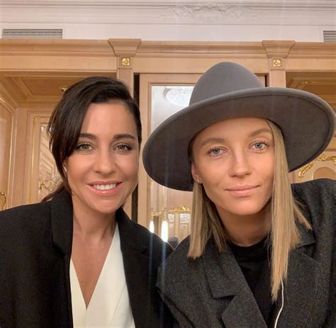 2Маши презентовали новый клип на песню "Инея" - - Шоу-биз на Joinfo.com