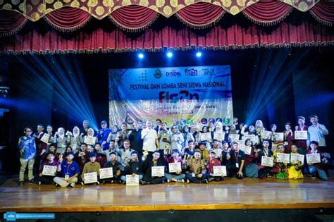 Keren Abis Kota Bandung Sabet Juara Umum Fls N Smk Pastinews Id