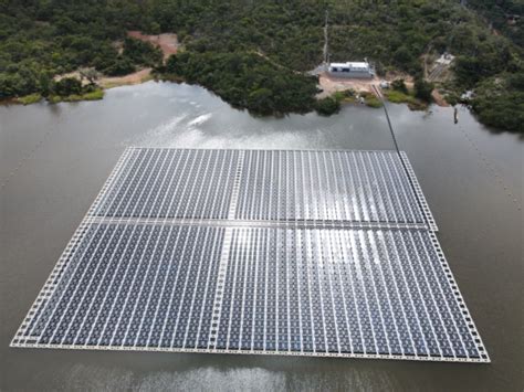 Una Planta Solar Flotante De Mw Entra En Funcionamiento En Brasil