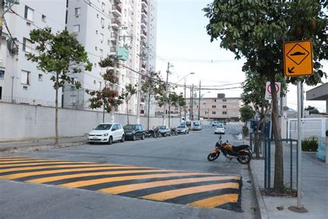 Rua Da Zona Noroeste De Santos Ganha Nova Lombada Para Ampliar