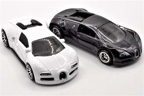 BUGATTI VEYRONのレビューリツール版旧キャストヴェイロンを新キャストと比較 HKF52 Hot Wheels 情報まとめ ホットウィール にわかマニア