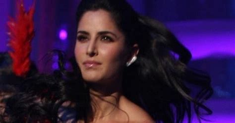 Katrina Kaif Hot Boobs Out Of Dress At Big IMA Awards Actress ShOts