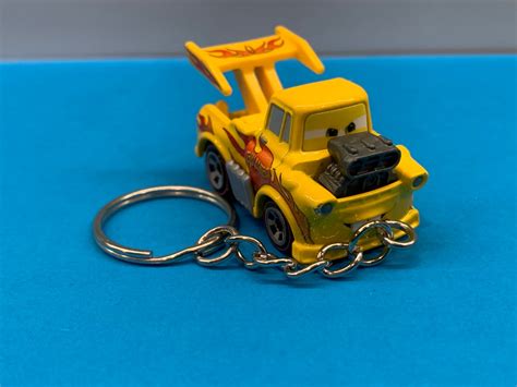 Hot Wheels Mattel 06 Cars Micro Mini Nano Racers 3 Movie Tow Mater Yellow Flames Hot Rod Drag