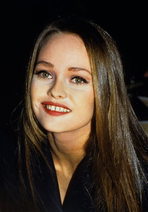 Pin By 90s Cult On 90s Makeup Vanessa Paradis Vanessa Beauty