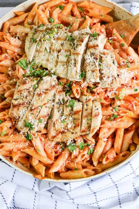 Penne Alla Vodka With Grilled Chicken Hispana Global