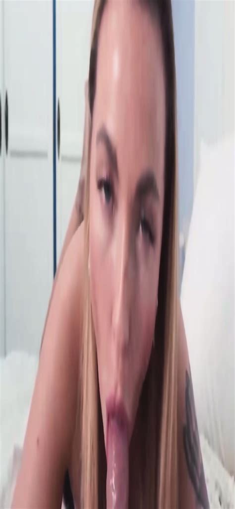 Woman Webcam Dildo Blowjob