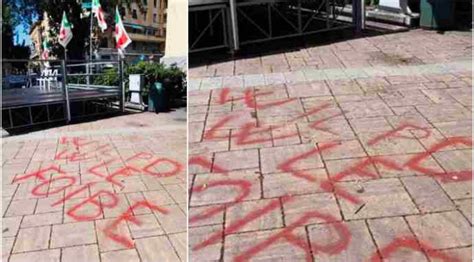 Scritte inneggianti alle foibe a Festa Unità Genova FOTO Vøx