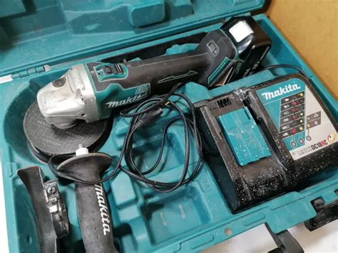 SZLIFIERKA MAKITA DGA504 +ŁADOWARKA WALIZKA | Szlifierki | Loombard.pl