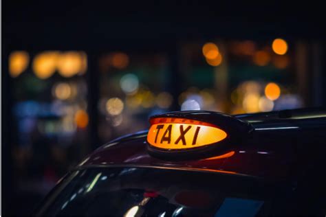 Edinburgh Cabbie Who Asked Women For Sex After They Couldnt Pay Fare Has Conviction Reinstated