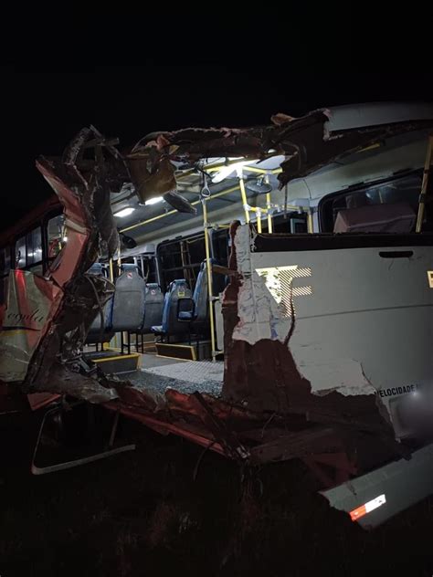 Acidente Entre Carreta E ônibus Deixa Cinco Feridos Na Via Dutra Em