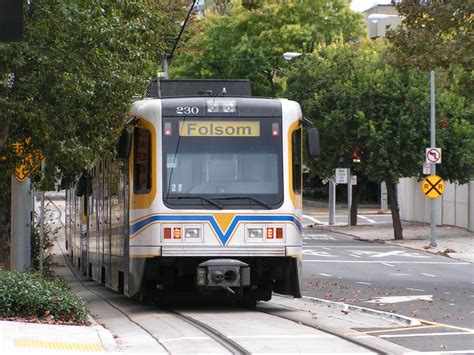 Sacramento Rt Light Rail Departing The Sacramento Valley S Flickr