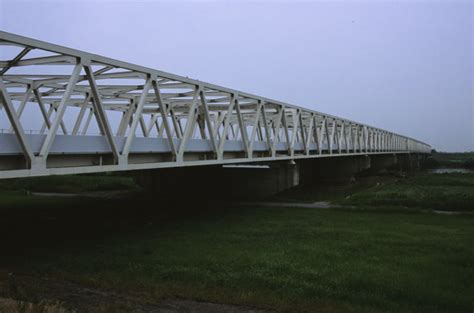 Tōhoku Expressway Tone River Bridge (Hanyū/Meiwa, 1972) | Structurae