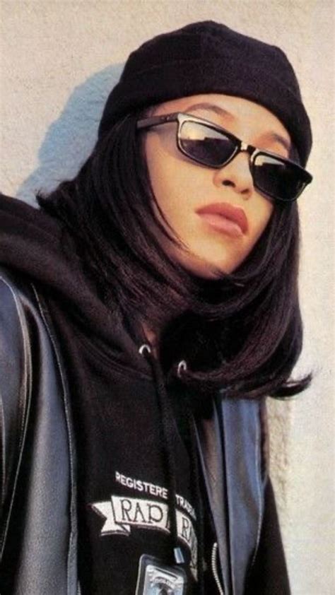 Pin On Aaliyah Haughton Aaliyah Style Aaliyah Aaliyah Outfits