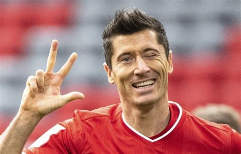 Robert Lewandowski o przyszłości w Bayernie Monachium i idolu z