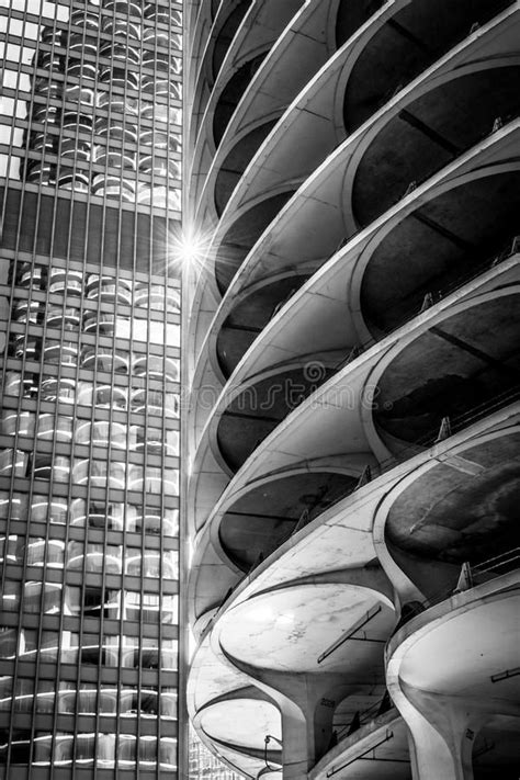 Star architecture - Chicago BW. Marina City, the achitectural modernist ...