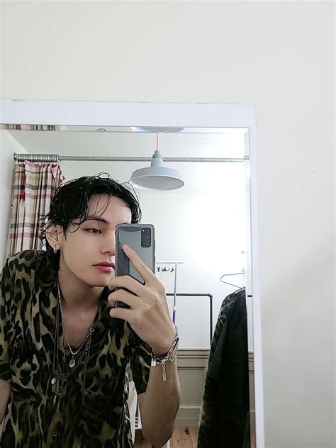 BTS V's Forehead Makes A Rare Appearance In Sexy New Wet Hair Selfies ...