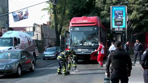 Foro Tv En Vivo Auto Choca Con Metrobús Y Provoca Carambola En La Colonia Nápoles Cdmx N