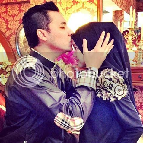 10 FOTO Pasangan Syamsul Yusof Puteri Sarah Liyana Yang Sweet Serta