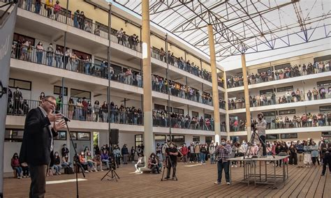 Uv Recibi Presencialmente A Sus Estudiantes De Primer A O G Noticias