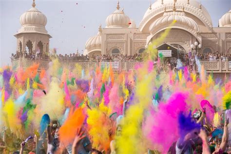 Holi - Festival of Colors ~ Kuriositas