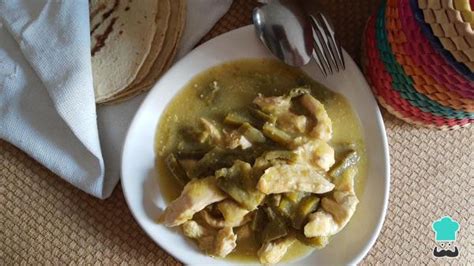 Pollo En Salsa Verde Con Nopales ¡receta Fácil