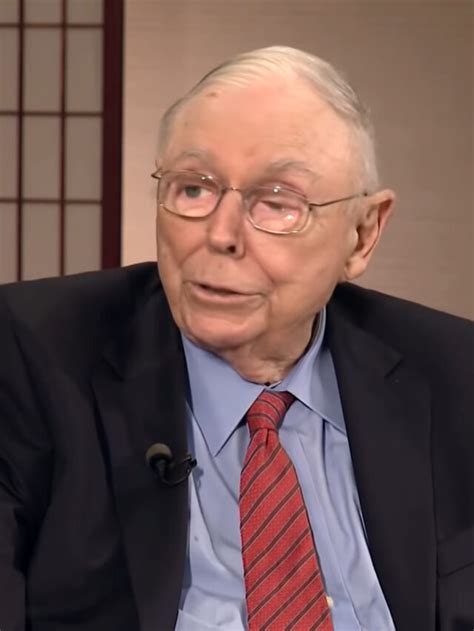 Charlie Munger Conhe A A Hist Ria Do Bra O Direito De Warren Buffett